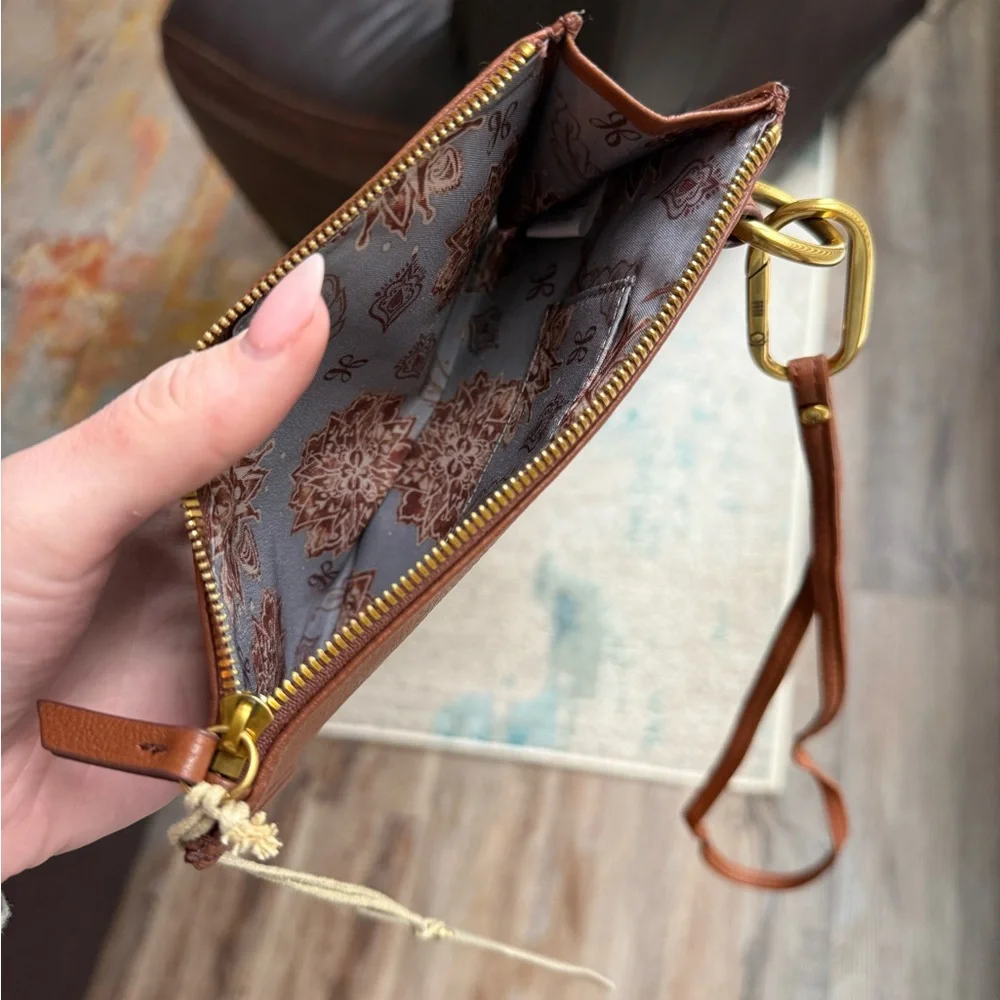 NWT HOBO GO Tour Leather Zip Pouch Wristlet Clutch - Cognac Brown - Picture 2 of 2